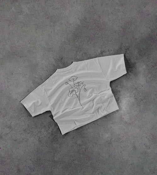 WHITE FLOWER TEE